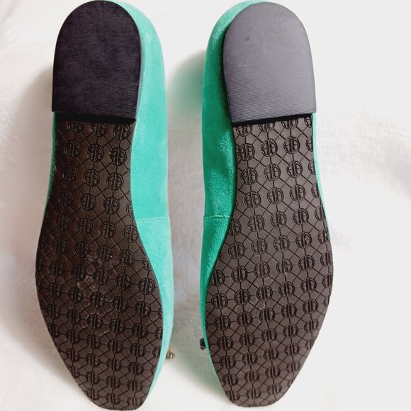 Lilly Pulitzer, Jewel Green Suede Flat Shoes, Size 7M, Gold Trim, Bow, Squared - Picture 6 of 16
